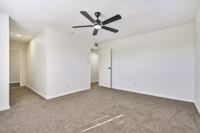 425 E Castle Harbour Drive, Friendswood, TX 77546 - Photo 15