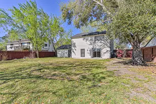 425 E Castle Harbour Dr, Friendswood, TX 77546 - Photo 27