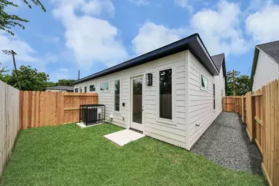 7906 Gladstone Street, Houston, TX 77051 - Photo 3