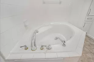211 Hunt Rd, Baytown, TX 77521 - Photo 17