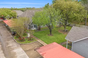 211 Hunt Rd, Baytown, TX 77521 - Photo 25