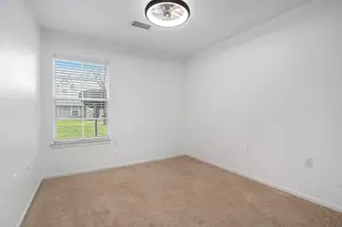 211 Hunt Rd, Baytown, TX 77521 - Photo 11