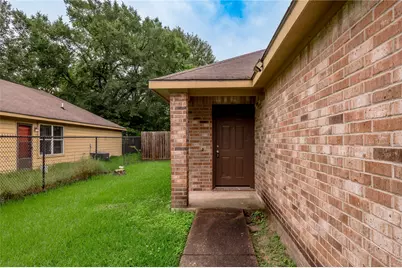 636 Avenue H, Huntsville, TX 77320 - Photo 3