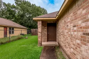 636 Avenue H, Huntsville, TX 77320 - Photo 3