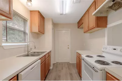 636 Avenue H, Huntsville, TX 77320 - Photo 11