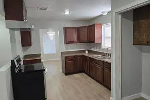 8307 Coastway Ln, Houston, TX 77075 - Photo 9