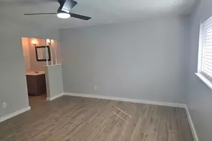 8307 Coastway Ln, Houston, TX 77075 - Photo 17