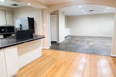 5564 Aspen Street, Bellaire, TX 77401 - Photo 9