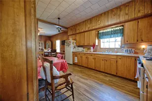 602 E Post Office St, Weimar, TX 78962 - Photo 5