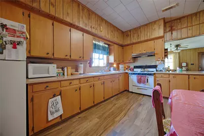 602 E Post Office Street, Weimar, TX 78962 - Photo 11