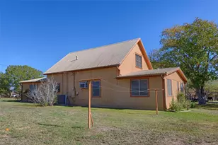 602 E Post Office St, Weimar, TX 78962 - Photo 15