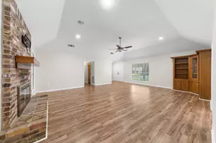 41 Greentree Ln, Conroe, TX 77304 - Photo 5