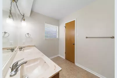 41 Greentree Lane, Conroe, TX 77304 - Photo 11