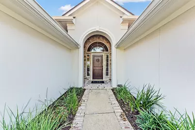 1814 Sandy Lake Drive, Friendswood, TX 77546 - Photo 3