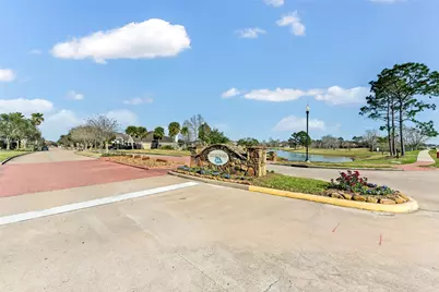 1814 Sandy Lake Drive, Friendswood, TX 77546 - Photo 39
