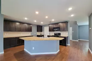 9726 Shimmering Lakes Dr, Rosharon, TX 77583 - Photo 5