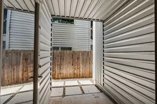 349 Sydnor St, Houston, TX 77020 - Photo 29
