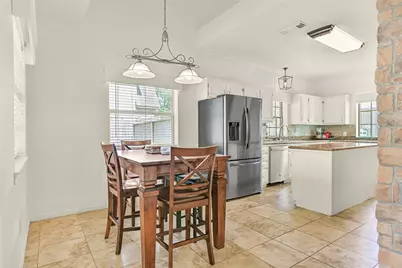 1501 W Castlewood Avenue, Friendswood, TX 77546 - Photo 11
