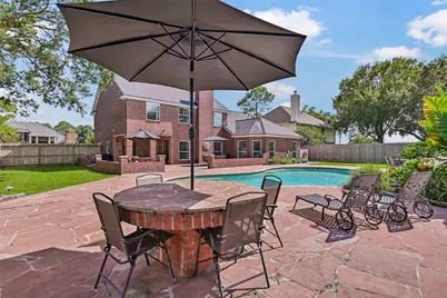 1501 W Castlewood Avenue, Friendswood, TX 77546 - Photo 45