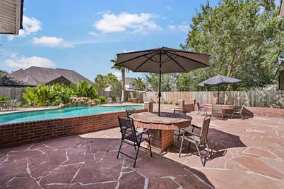 1501 W Castlewood Avenue, Friendswood, TX 77546 - Photo 43