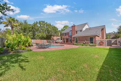 1501 W Castlewood Avenue, Friendswood, TX 77546 - Photo 49