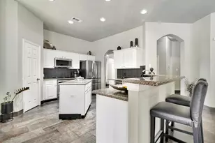 1718 Buckingham Dr, Pasadena, TX 77504 - Photo 5