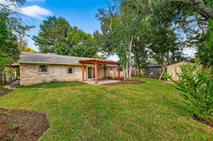 3907 Grapevine St, Houston, TX 77045 - Photo 21