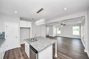 418 N 4th St, Beasley, TX 77417 - Photo 13