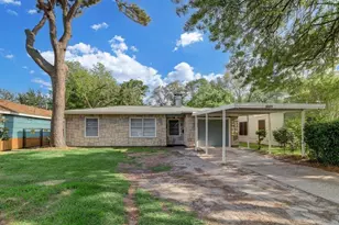 1009 15th Ave N, Texas City, TX 77590 - Photo 1