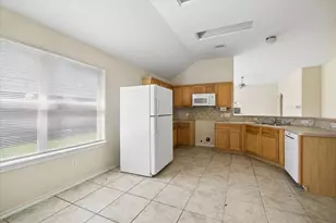 8315 Tarragon Lane E, Baytown, TX 77521 - Photo 9