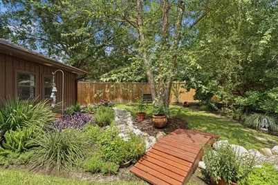 18319 Hereford Lane, Houston, TX 77058 - Photo 21