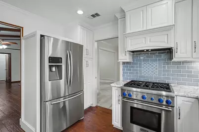 18319 Hereford Lane, Houston, TX 77058 - Photo 5