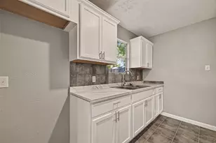 1089 Conklin St, Houston, TX 77088 - Photo 9