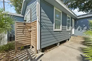 2614 59th St, Galveston, TX 77551 - Photo 23