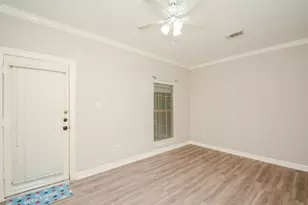 101 Drew St, Houston, TX 77006 - Photo 9