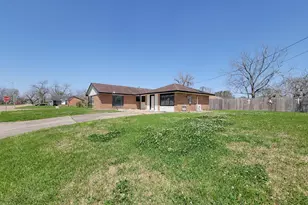 133 S Yaupon St, Lake Jackson, TX 77566 - Photo 37