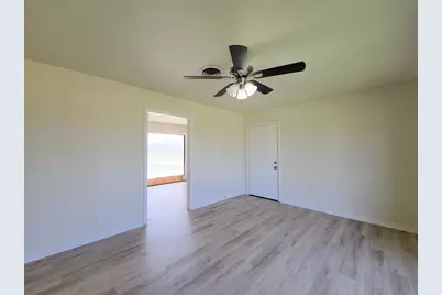 133 S Yaupon Street, Lake Jackson, TX 77566 - Photo 7