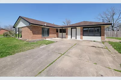 133 S Yaupon Street, Lake Jackson, TX 77566 - Photo 1