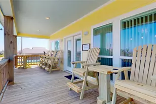 957 Alberdie Dr, Crystal Beach, TX 77650 - Photo 7