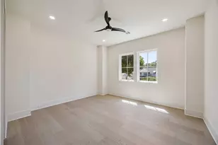 539 W 34th St, Houston, TX 77018 - Photo 17