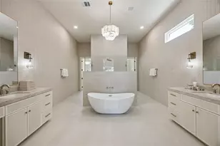 539 W 34th St, Houston, TX 77018 - Photo 5