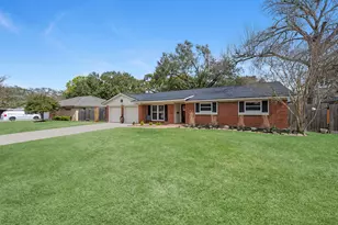 2405 Jacquelyn Dr, Pearland, TX 77581 - Photo 3