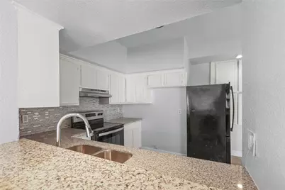 8703 Victorian Village Drive #8703, Houston, TX 77071 - Photo 5