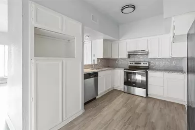 8703 Victorian Village Drive #8703, Houston, TX 77071 - Photo 7