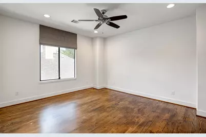 4704 Willow Street, Bellaire, TX 77401 - Photo 25