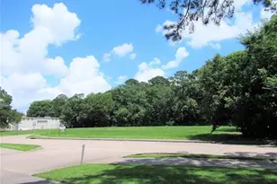 101 E Walker St, League City, TX 77573 - Photo 1