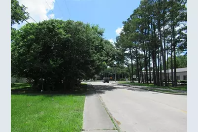 101 East Walker St, League City, TX 77573 - Photo 3