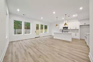 7628 Inwood Hls Ln, Houston, TX 77088 - Photo 5