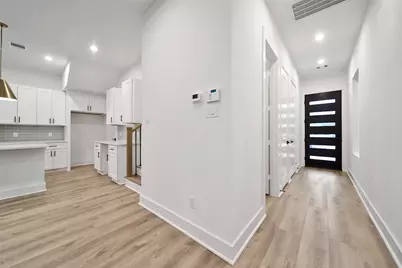 7628 Inwood Hills Lane, Houston, TX 77088 - Photo 3