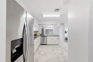 727 Bunker Hill Rd, Houston, TX 77024 - Photo 9